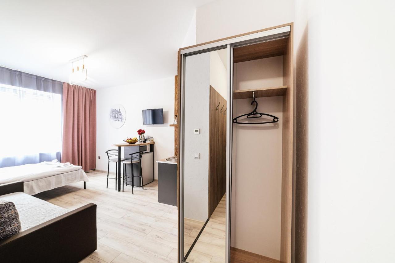 Apartament Затишні Смарт-Квартири В Історичному Центрі! Użhorod Zewnętrze zdjęcie