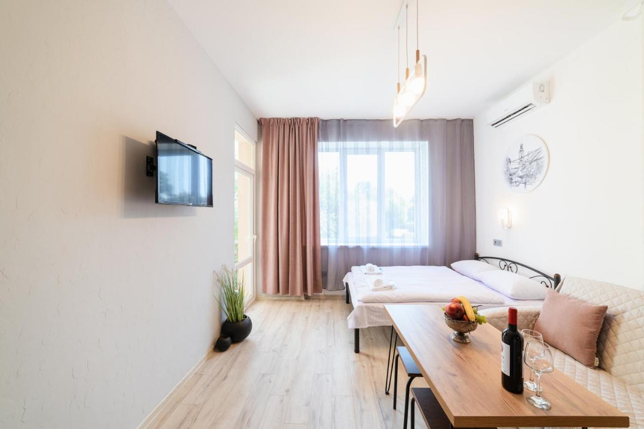 Apartament Затишні Смарт-Квартири В Історичному Центрі! Użhorod Zewnętrze zdjęcie