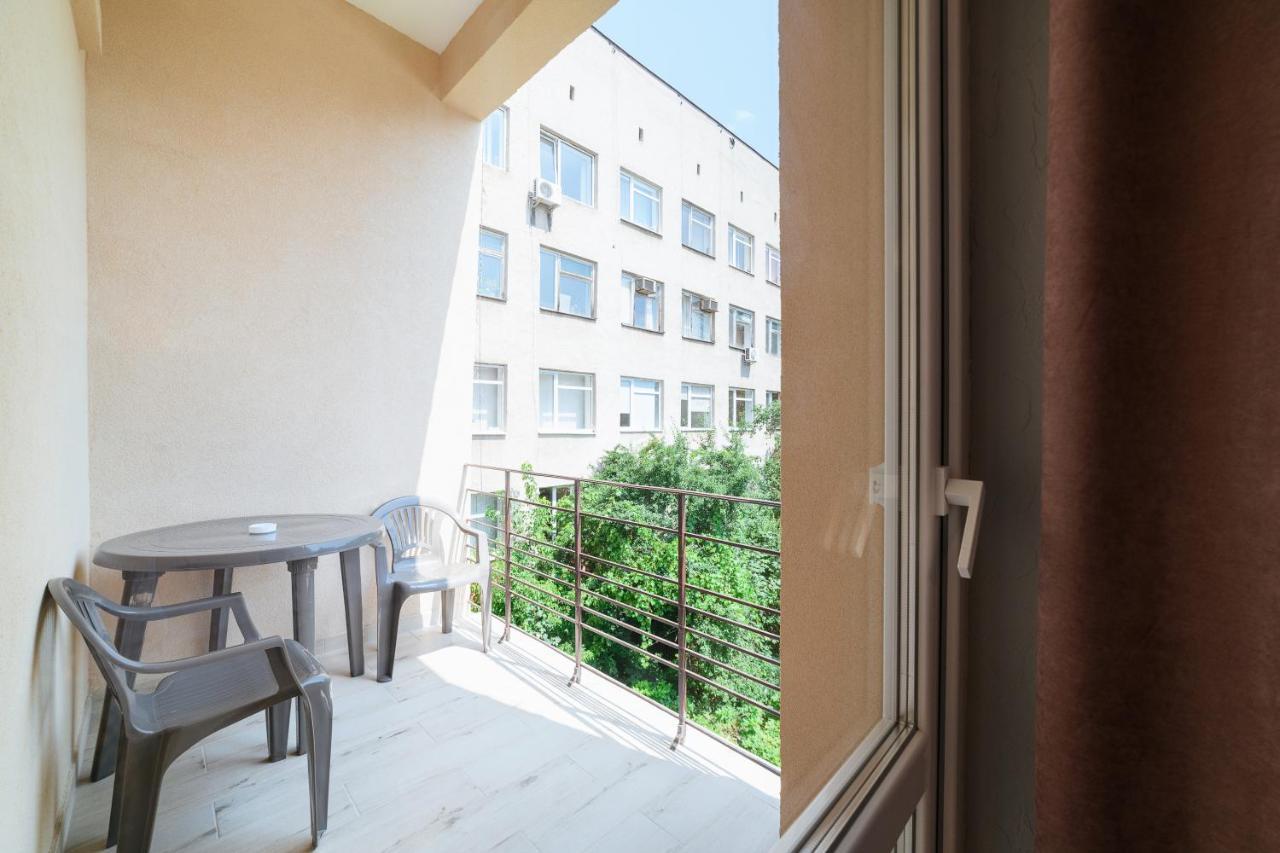 Apartament Затишні Смарт-Квартири В Історичному Центрі! Użhorod Zewnętrze zdjęcie