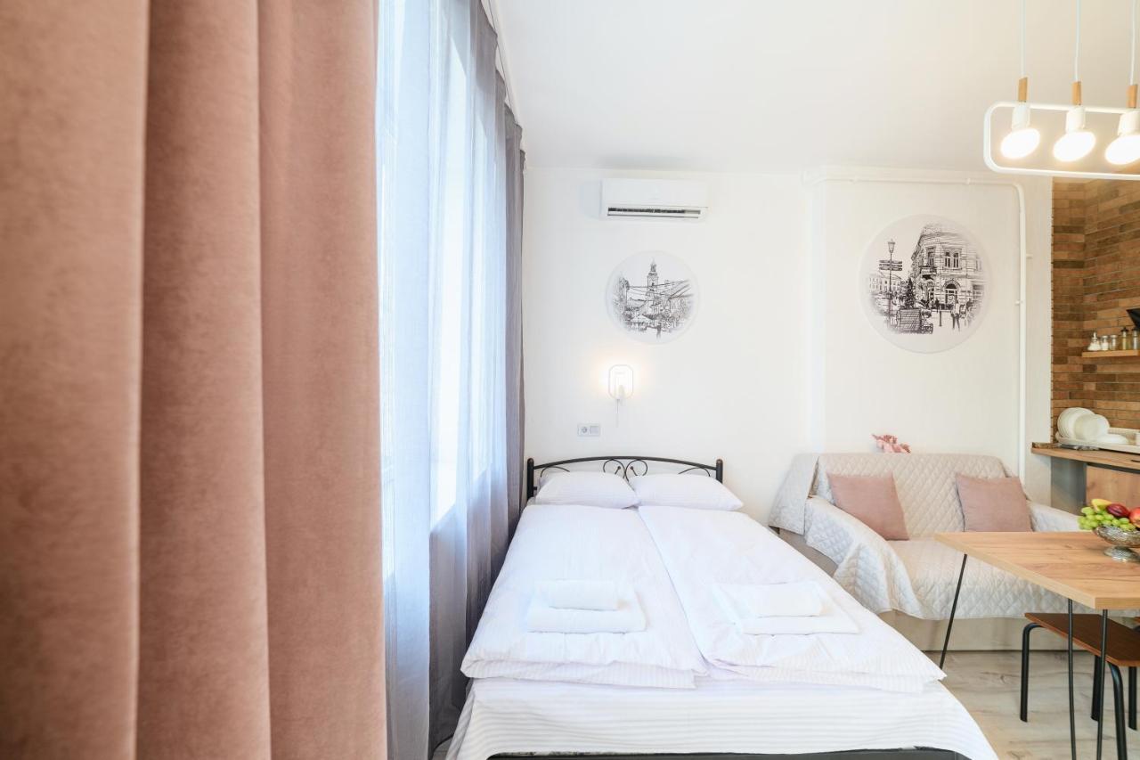 Apartament Затишні Смарт-Квартири В Історичному Центрі! Użhorod Zewnętrze zdjęcie