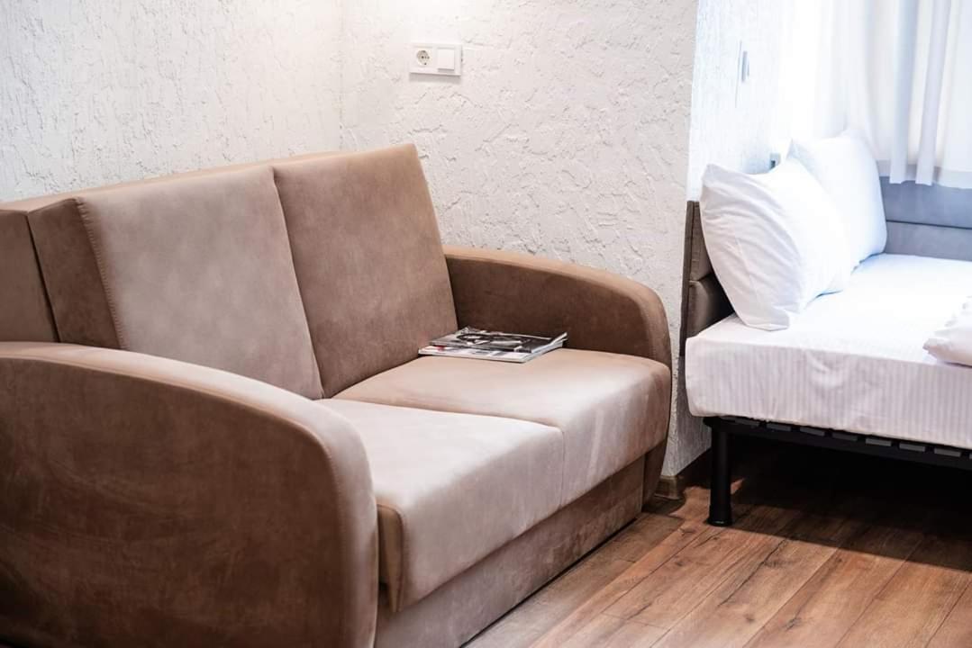 Apartament Затишні Смарт-Квартири В Історичному Центрі! Użhorod Zewnętrze zdjęcie
