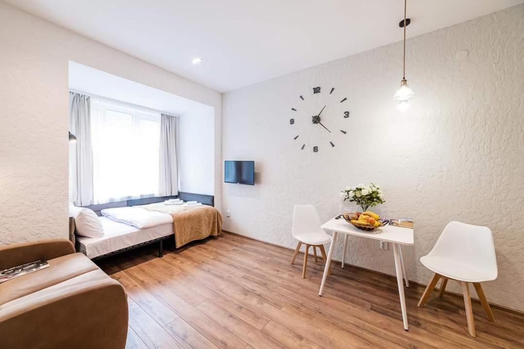 Apartament Затишні Смарт-Квартири В Історичному Центрі! Użhorod Zewnętrze zdjęcie