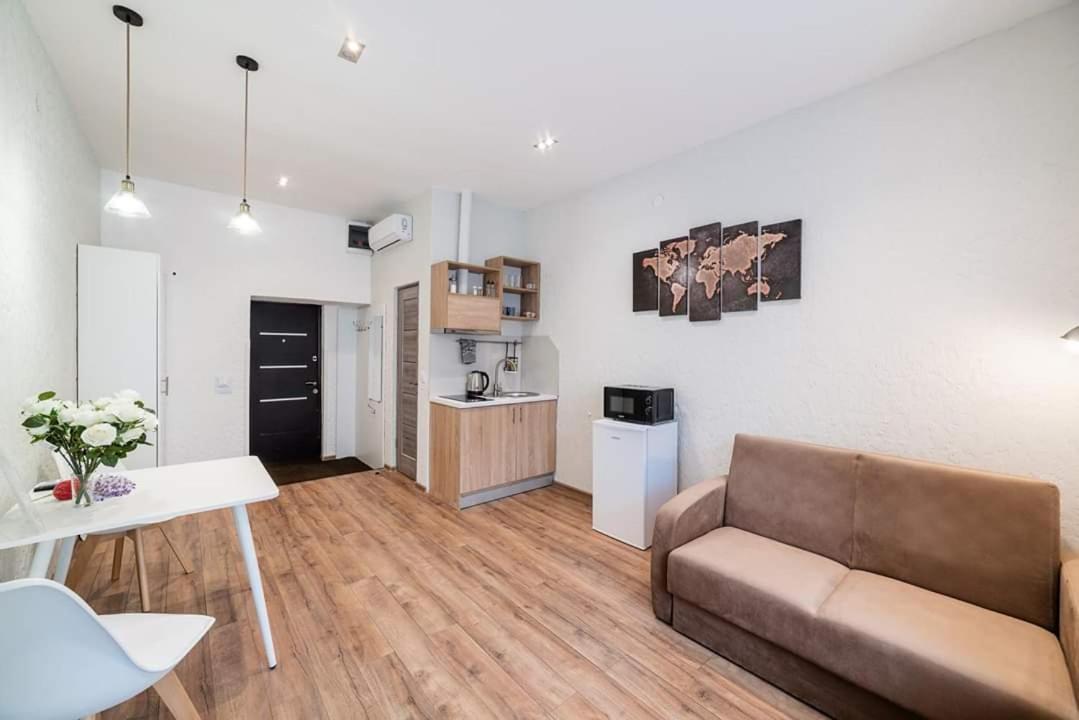 Apartament Затишні Смарт-Квартири В Історичному Центрі! Użhorod Zewnętrze zdjęcie