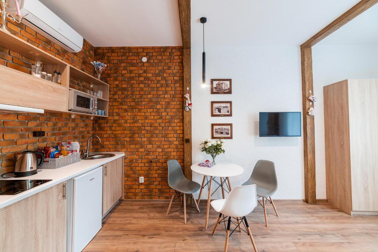 Apartament Затишні Смарт-Квартири В Історичному Центрі! Użhorod Zewnętrze zdjęcie